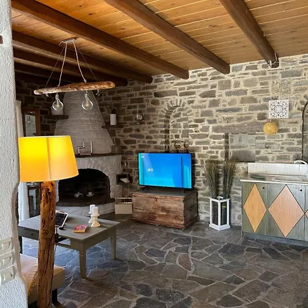 Casa * Páros