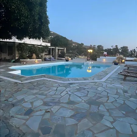 Casa * Páros