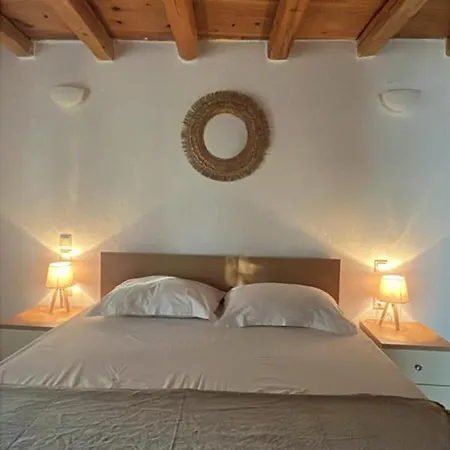 Casa * Páros