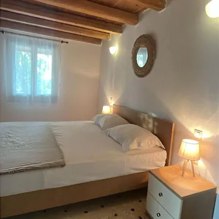 Casa * Páros