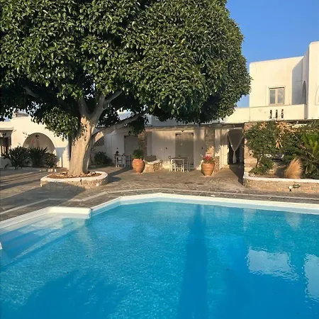 Casa * Páros