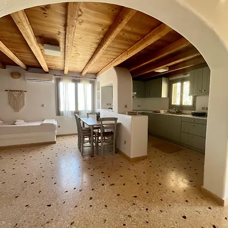 Casa * Páros